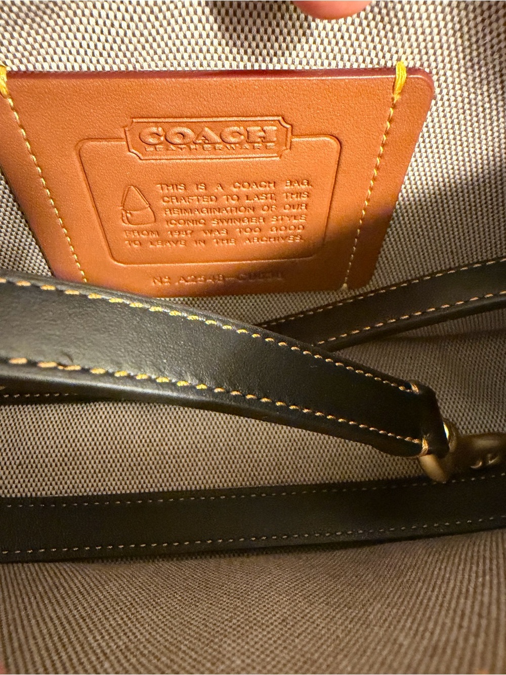 Coach Swinger 20 in Brass/Black - Picture 7 of 7